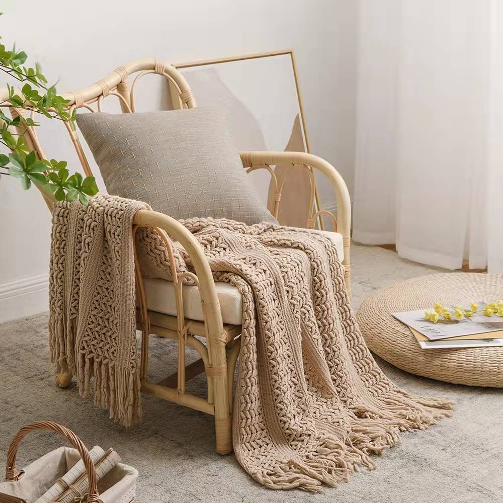 Elegance Écru Knitted Blanket