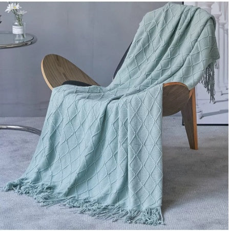 Luxe Diamond-Pattern Fleece Throw